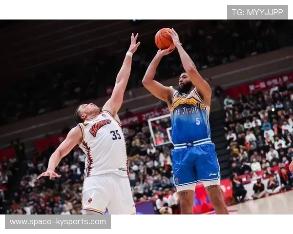 新疆男篮碾压福建，劳森送15次助攻。