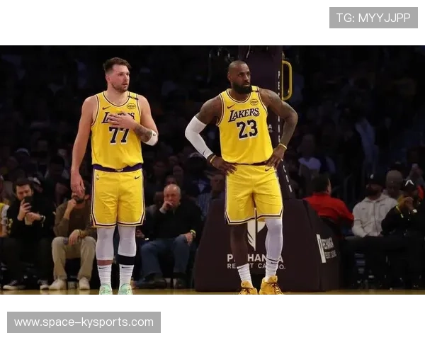 湖人vs雄鹿：詹姆斯出战成疑，东契奇独挑大梁迎战字母哥